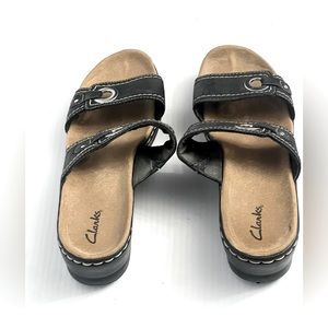 CLARKS Soft Cushion Black Sandals in Size 9M